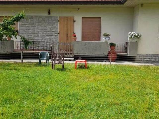 Villa Indipendente in vendita a Montemagno, Camaiore