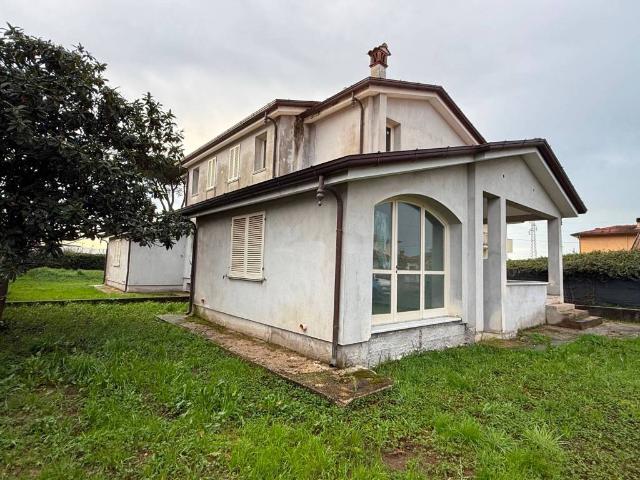 Villa Indipendente in vendita a località Fillungo, Camaiore