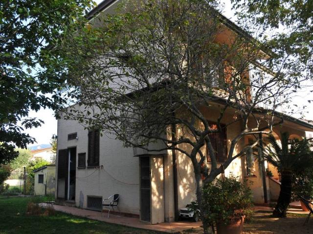 Villa Indipendente in vendita a Paduletto, Camaiore