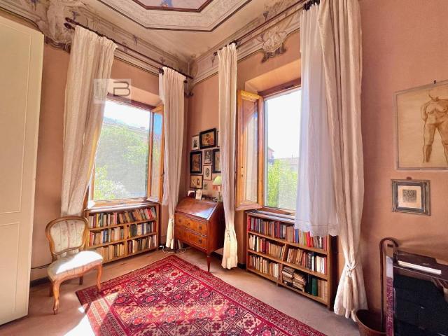 Villa Indipendente in vendita a Camaiore, Toscana