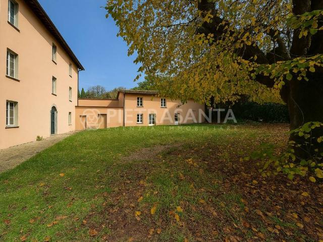 Villa Indipendente in vendita a Camaiore, Toscana