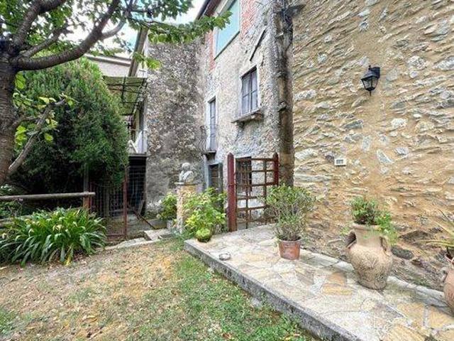 Villa Indipendente in vendita a Casoli, Camaiore