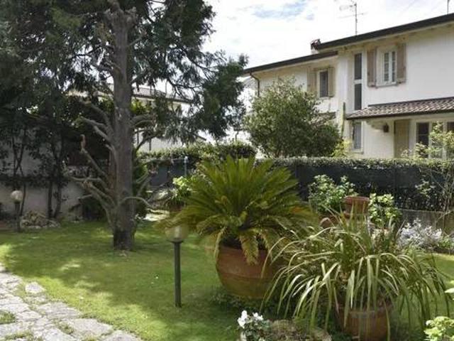 Villa Indipendente in vendita a località Fillungo, Camaiore