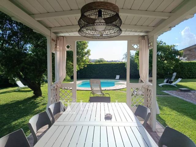 Villa Indipendente in vendita a Camaiore, Toscana