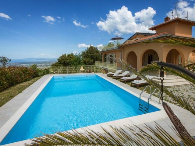 Villa Indipendente in vendita a Misigliano, Camaiore