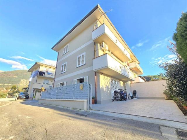 Villa Indipendente in vendita a Camaiore, Toscana