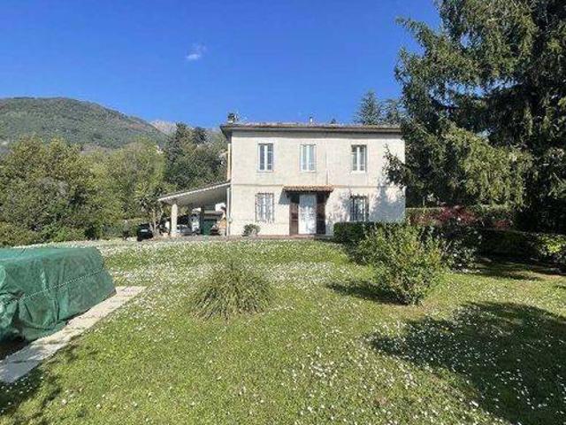 Villa Indipendente in vendita a Pieve, Camaiore