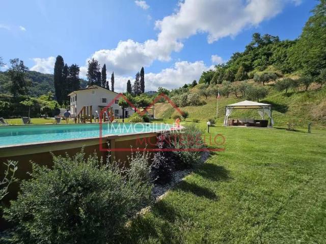 Villa Indipendente in vendita a Nocchi, Camaiore