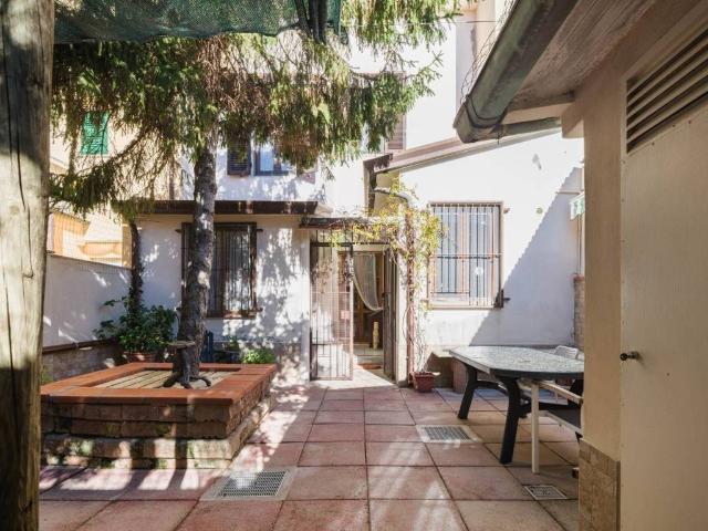 Villa Indipendente in vendita a Camaiore, Toscana