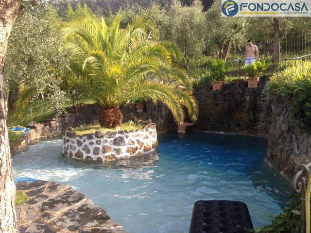 Villa Indipendente in vendita a Montemagno, Camaiore