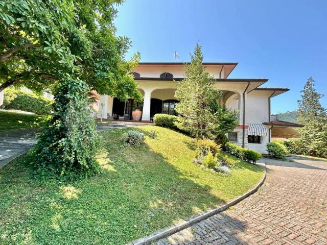 Villa Indipendente in vendita a Campiglioni, Camaiore