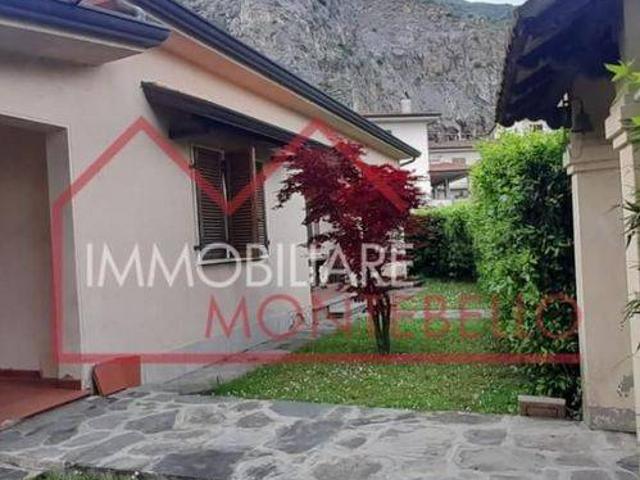 Villa Indipendente in vendita a Montebello, Camaiore