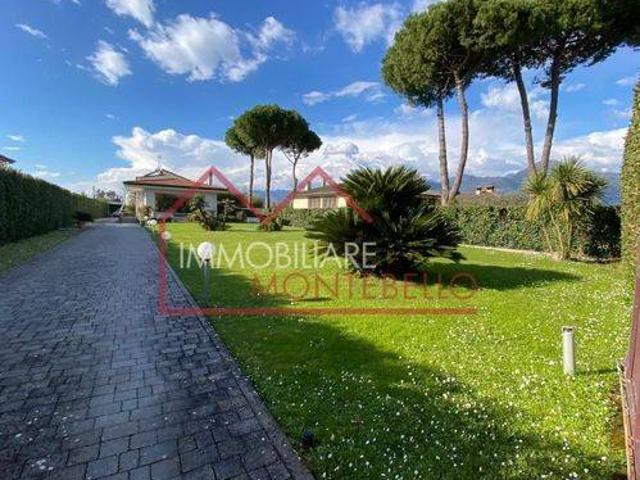 Villa Indipendente in vendita a località Bucine, Camaiore