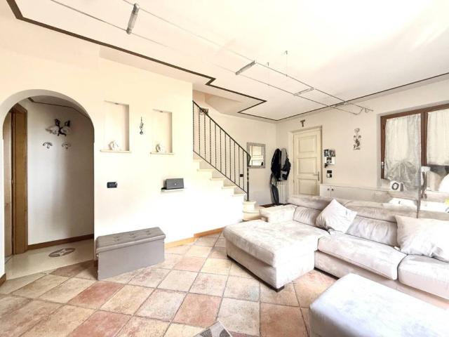 Villa Indipendente in vendita a Camaiore, Toscana