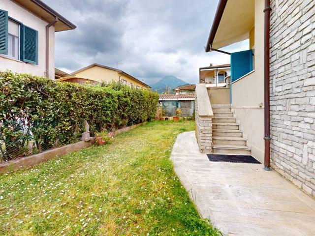 Villa Indipendente in vendita a Camaiore, Toscana