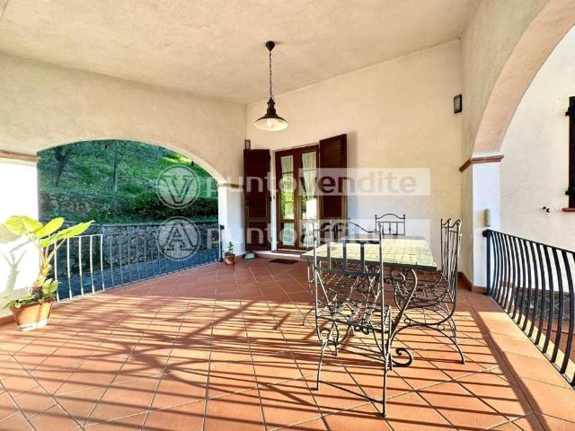 Villa Indipendente in vendita a Campiglioni, Camaiore