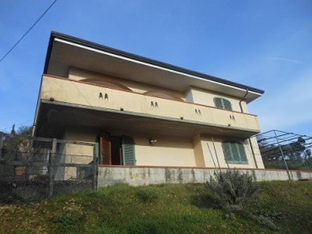 Villa Indipendente in vendita a Camaiore, Toscana