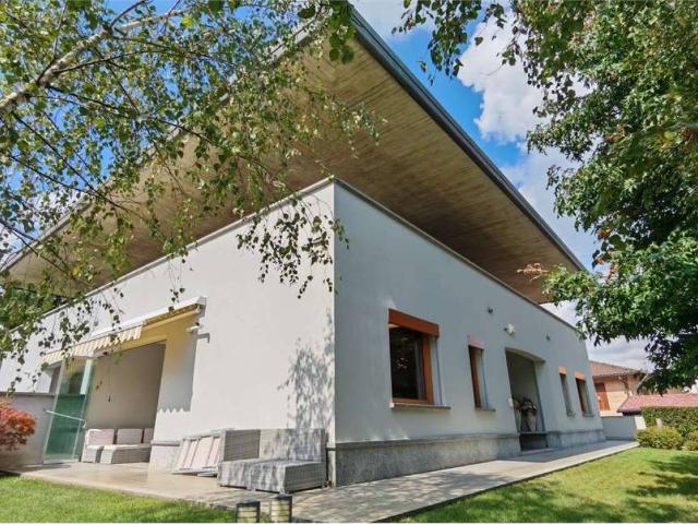 Villa Indipendente in vendita a Cambiago, Lombardia