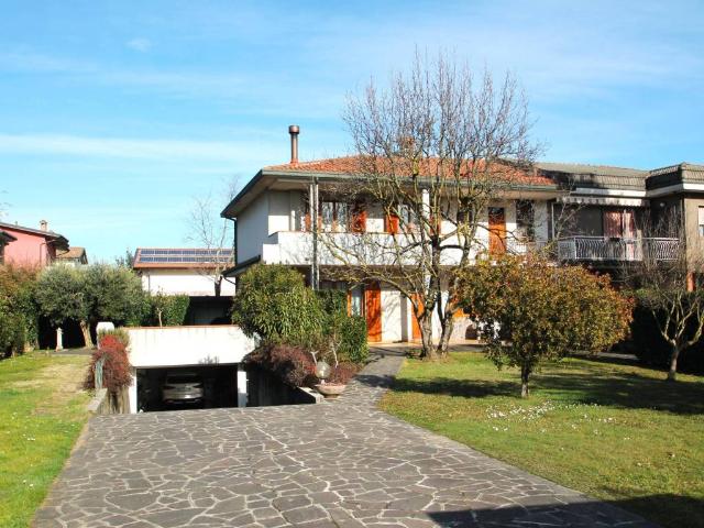 Villa Indipendente in vendita a Cambiago, Lombardia