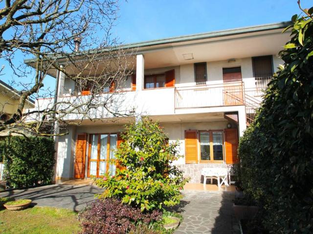 Villa Indipendente in vendita a Cambiago, Lombardia