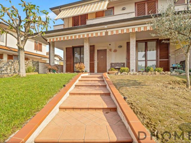 Villa Indipendente in vendita a Cambiago, Lombardia
