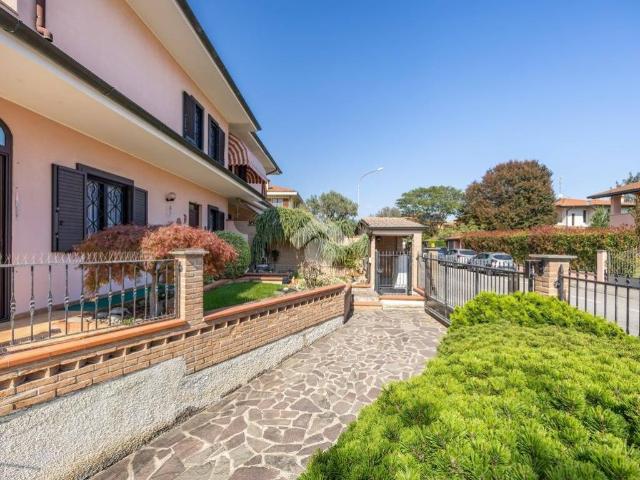 Villa Indipendente in vendita a Cambiago, Milano