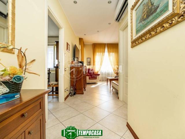 Villa Indipendente in vendita a Cambiago, Lombardia
