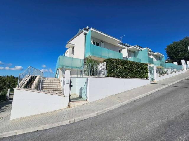 Villa Indipendente in vendita a Marche, Ancona