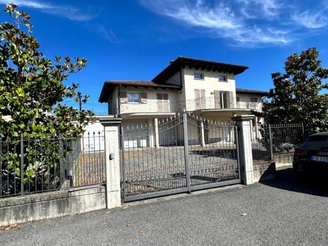 Villa Indipendente in vendita a Piemonte, Asti