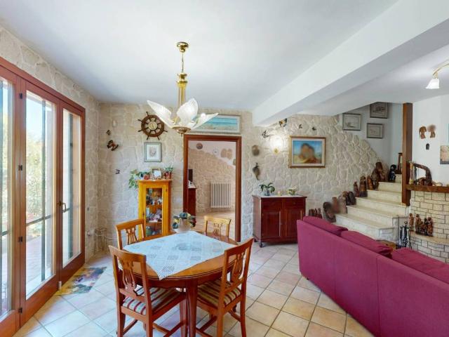 Villa Indipendente in vendita a Marche, Ancona