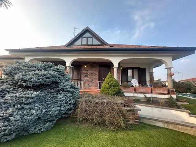 Villa Indipendente in vendita a Cameri, Novara