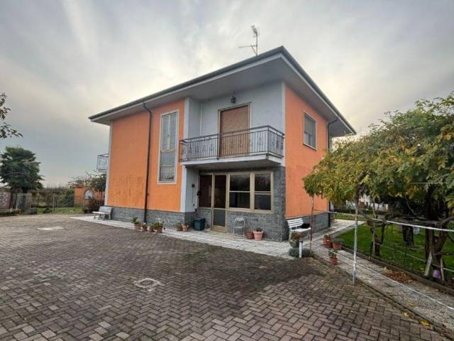 Villa Indipendente in vendita a Piemonte, Novara