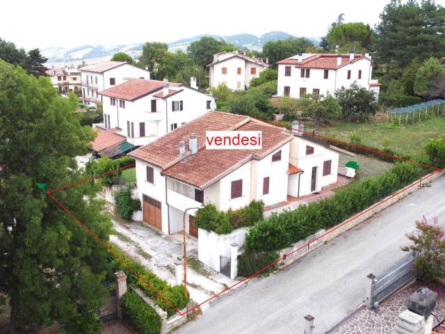 Villa Indipendente in vendita a Marche, Macerata