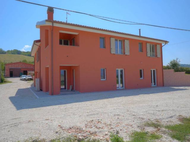 Villa Indipendente in vendita a Marche, Macerata