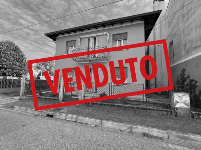 Villa Indipendente in vendita a Camino Al Tagliamento, Friuli-Venezia Giulia