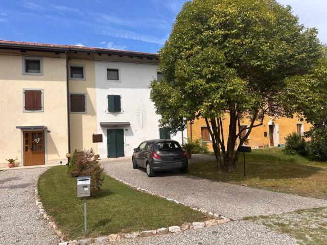 Villa Indipendente in vendita a Camino Al Tagliamento, Friuli-Venezia Giulia