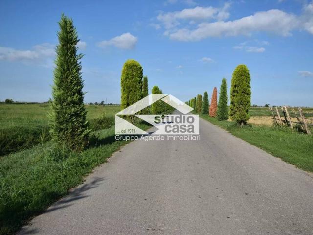 Villa Indipendente in vendita a Camisano, Lombardia