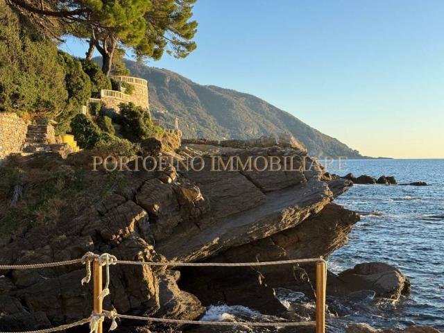 Villa Indipendente in vendita a Lazza, Camogli