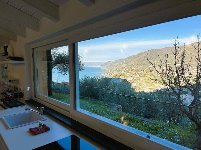 Villa Indipendente in vendita a Case rosse, Camogli