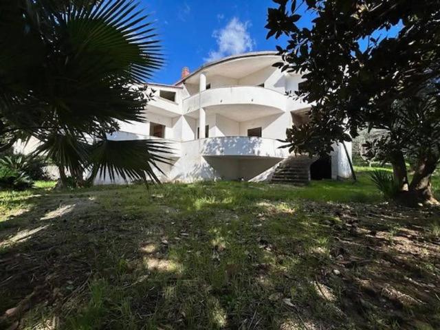 Villa Indipendente in vendita a Campagna, Campania