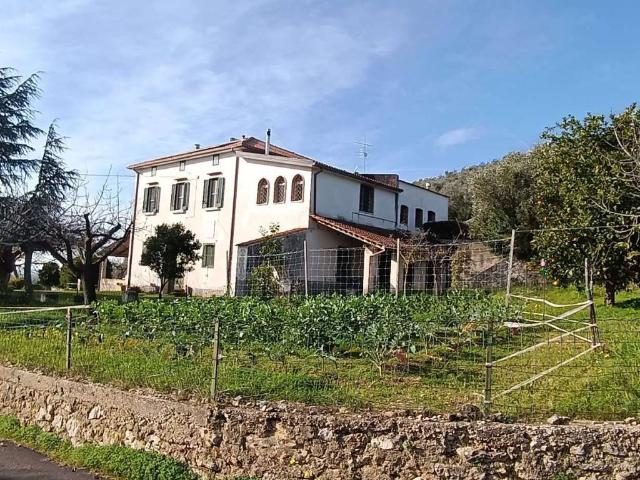Villa Indipendente in vendita a Campagna, Campania