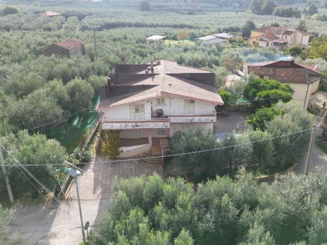 Villa Indipendente in vendita a Campagna, Campania
