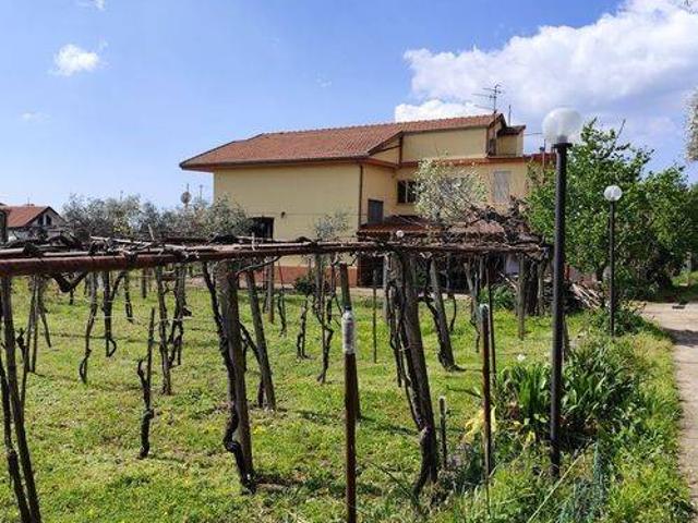 Villa Indipendente in vendita a Campagna, Campania