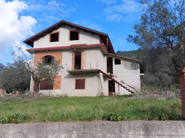 Villa Indipendente in vendita a Campagna, Campania