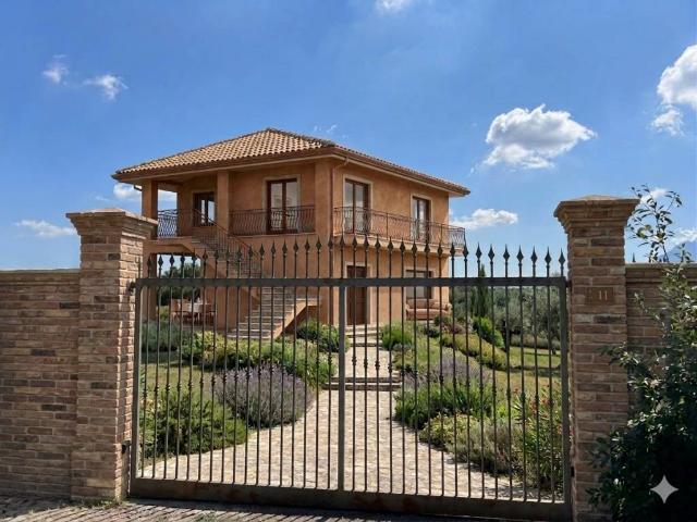 Villa Indipendente in vendita a Campagna, Campania