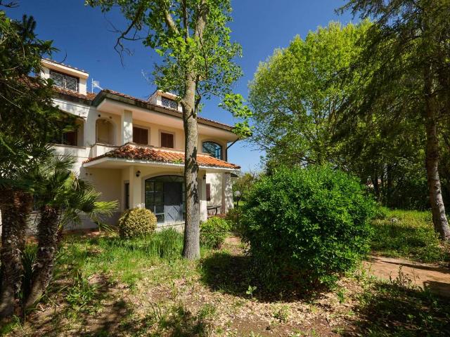 Villa Indipendente in vendita a Roma Capitale, Lazio