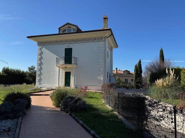 Villa Indipendente in vendita a Roma Capitale, Lazio