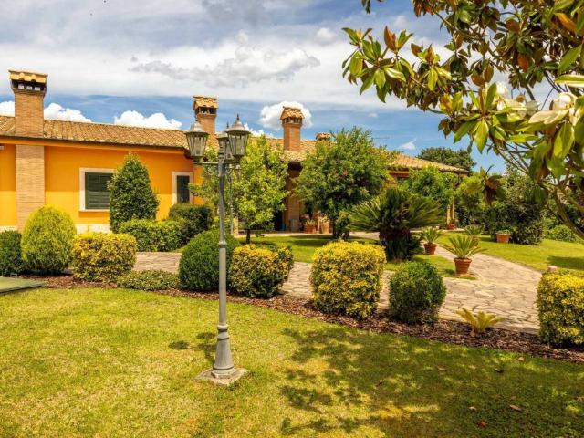 Villa Indipendente in vendita a Roma Capitale, Lazio