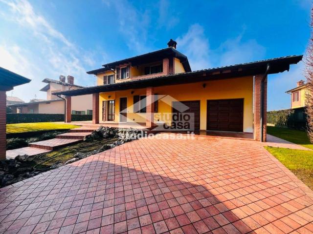 Villa Indipendente in vendita a Campagnola Cremasca, Lombardia