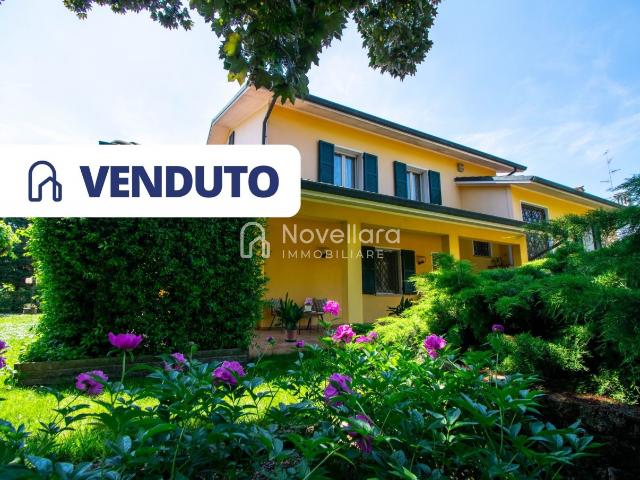 Villa Indipendente in vendita a Pianura Reggiana, Re